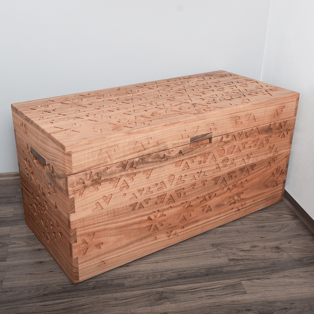 Wooden chest Contemporary design LesnaVesna